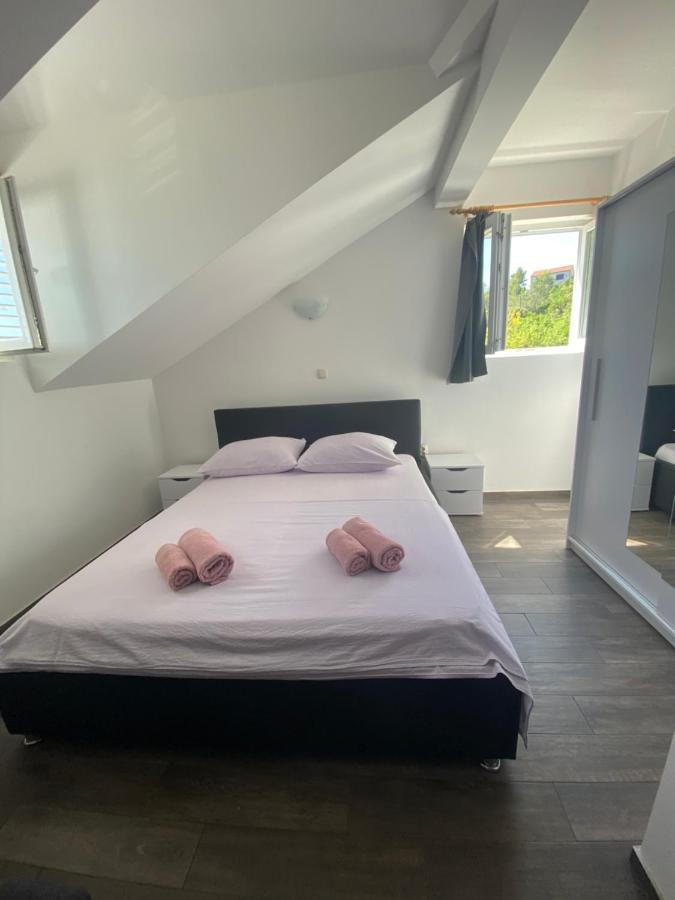 Guesthouse Ruza Sobra Apartments In The Attic Of The House Ngoại thất bức ảnh