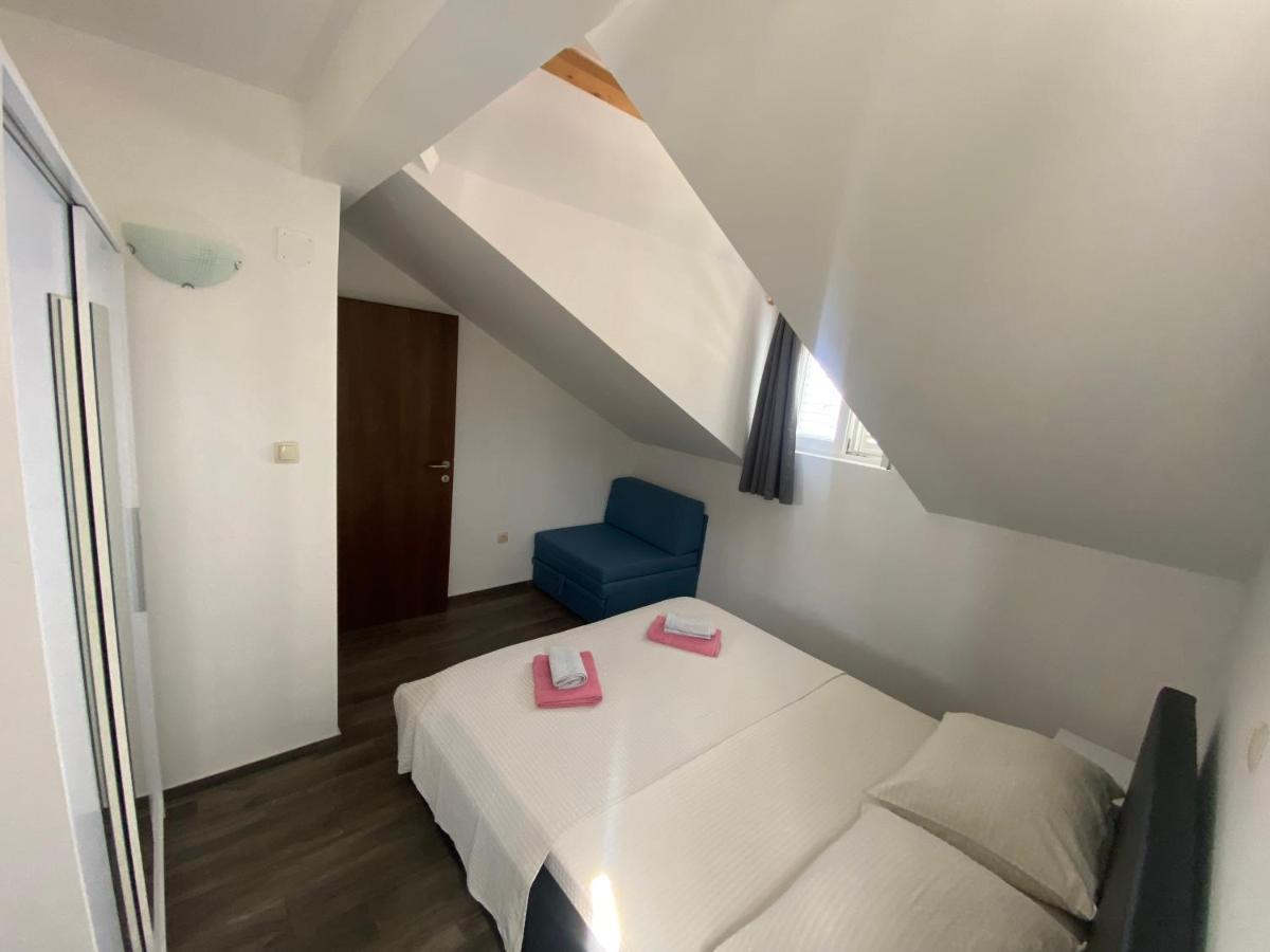Guesthouse Ruza Sobra Apartments In The Attic Of The House Ngoại thất bức ảnh