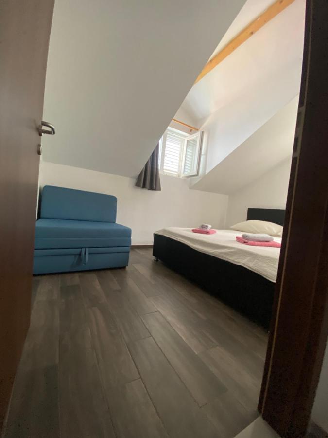 Guesthouse Ruza Sobra Apartments In The Attic Of The House Ngoại thất bức ảnh